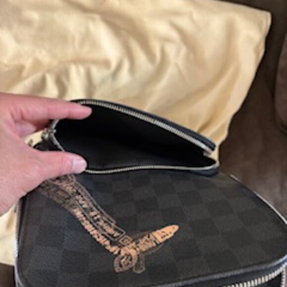 Louis Vuitton Damier Graphite Avenue Slingbag - Picture 8 of 12